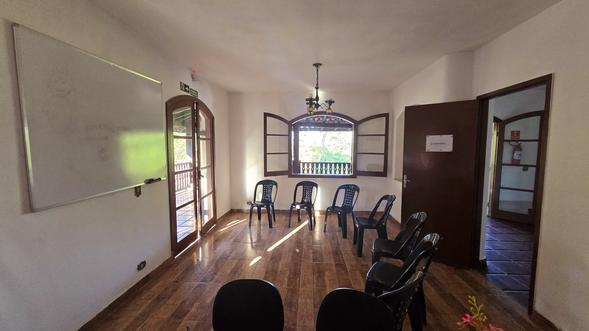 Acomodação com armários e camas individuais