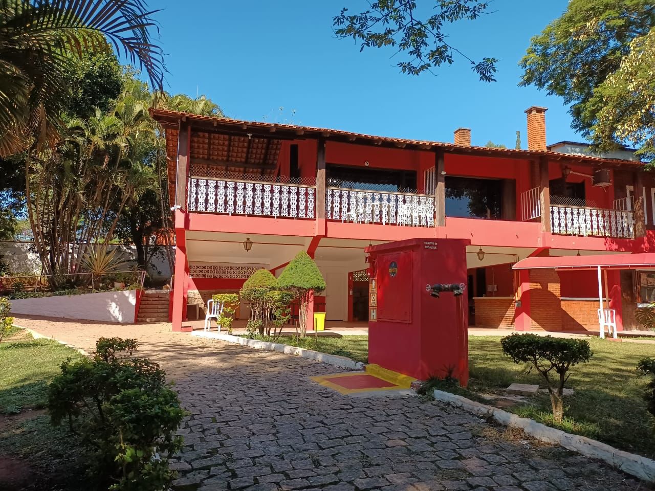 Fachada principal do prédio de acomodações